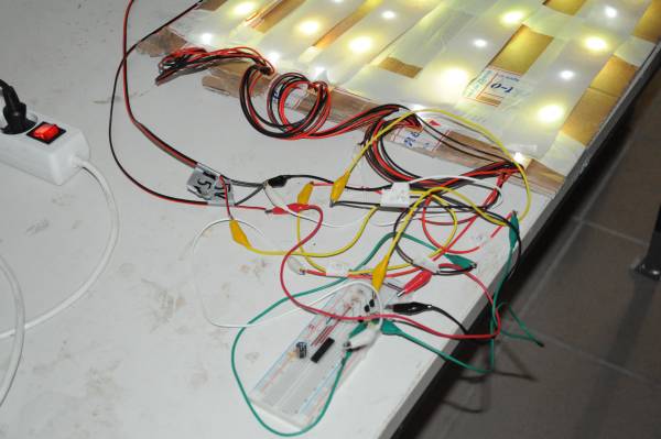 Der LED-Prototyp auf einem Breadboard.